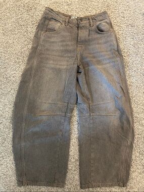 Relaxed Wide-Leg Jeans in Washed Gray